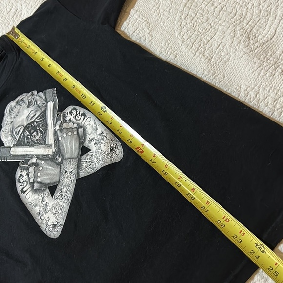 Keya unisex Small Black T - Picture 7 of 8